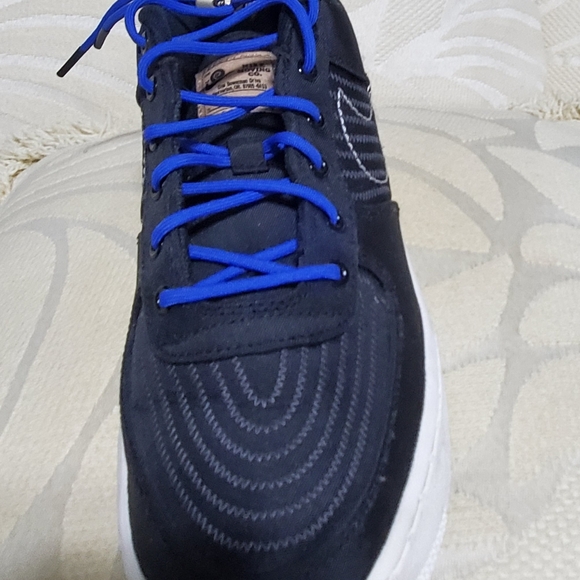 Nike sneakers - Picture 2 of 3